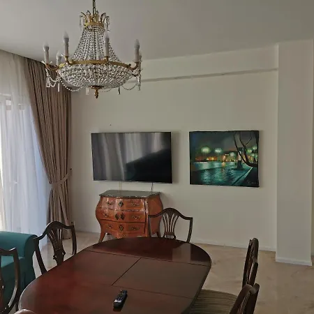 Lounge Luxory דירה קלייפדה